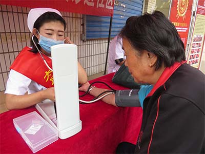 “践行公益,一路前行”--暖心义诊在东苑社区